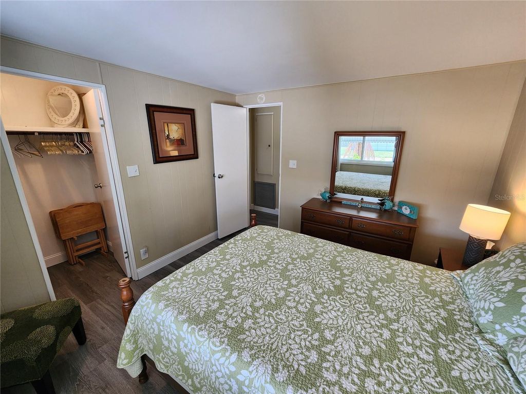 Image 19 of property listing at 808 53RD AVENUE E 223, Bradenton, FL 34203