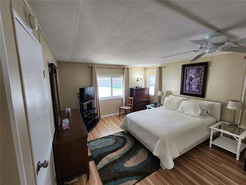Image 20 of property listing at 808 53RD AVENUE E 223, Bradenton, FL 34203