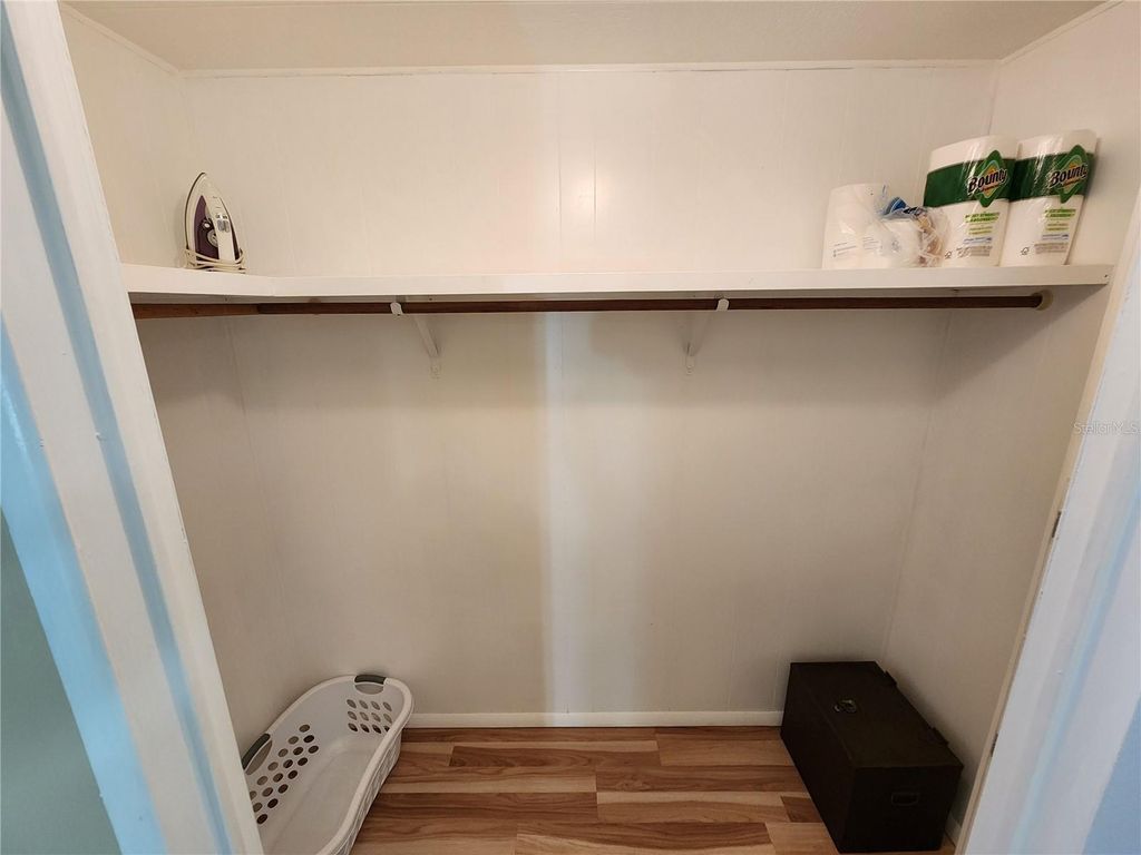 Image 23 of property listing at 808 53RD AVENUE E 223, Bradenton, FL 34203