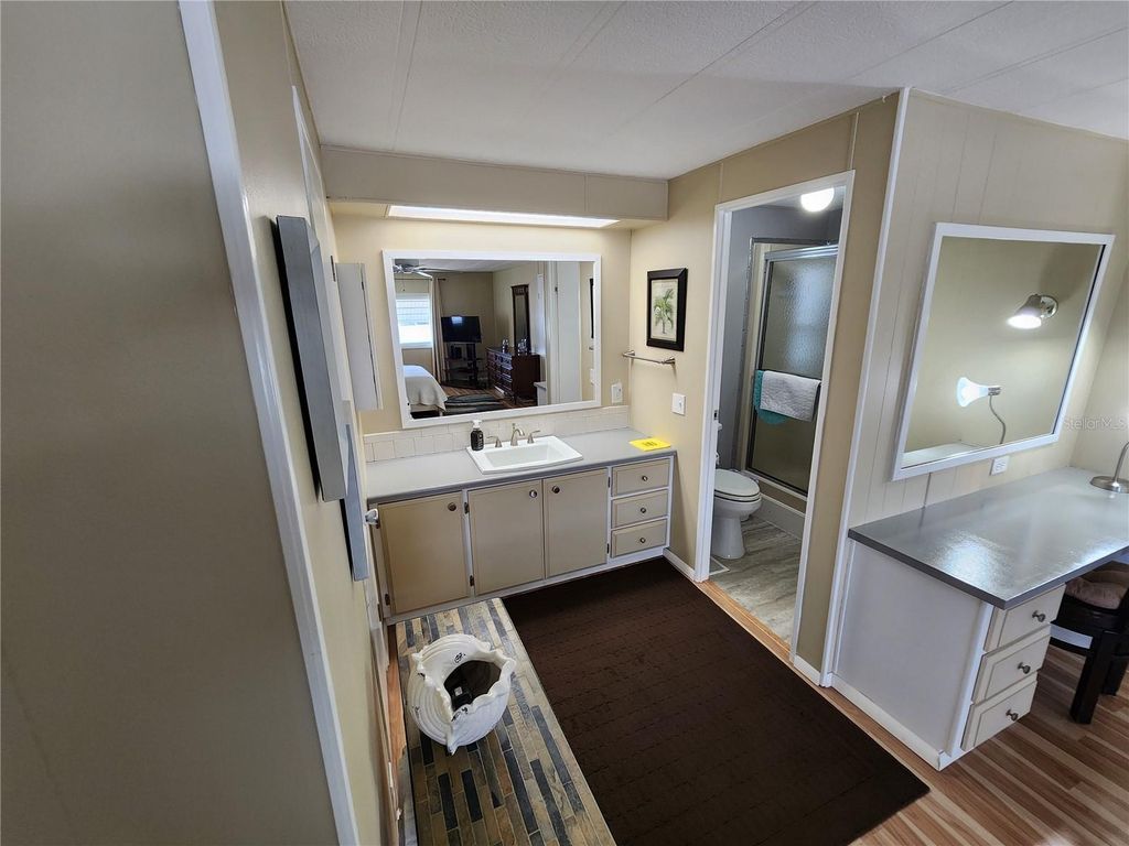 Image 24 of property listing at 808 53RD AVENUE E 223, Bradenton, FL 34203