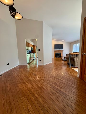 2304 Olde Mill Road, Plainfield, IL 60586