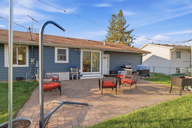 272 Pinewood Drive, Apple Valley, MN 55124