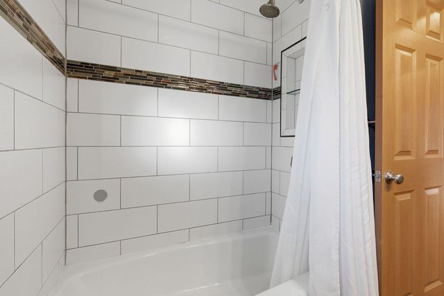 272 Pinewood Drive, Apple Valley, MN 55124