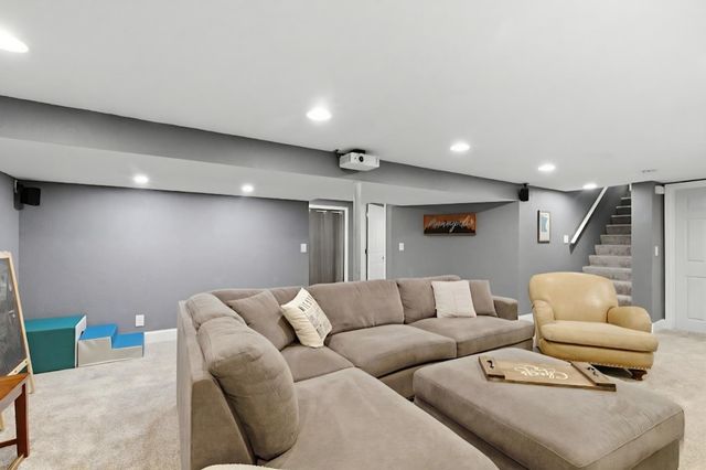 272 Pinewood Drive, Apple Valley, MN 55124