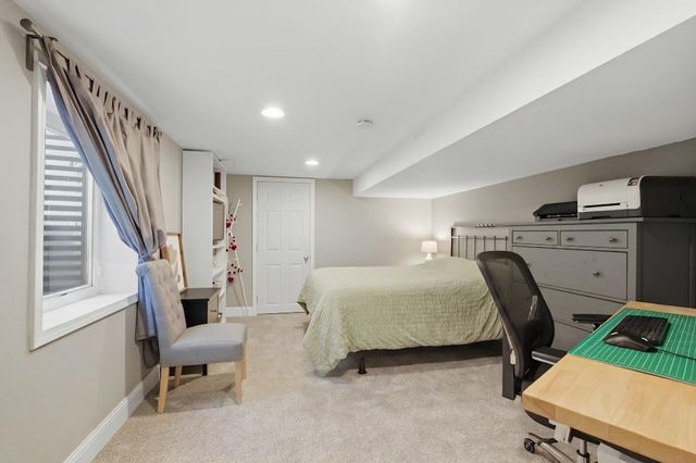 272 Pinewood Drive, Apple Valley, MN 55124