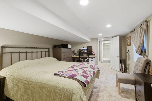 272 Pinewood Drive, Apple Valley, MN 55124