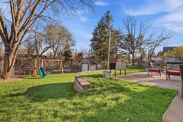 272 Pinewood Drive, Apple Valley, MN 55124