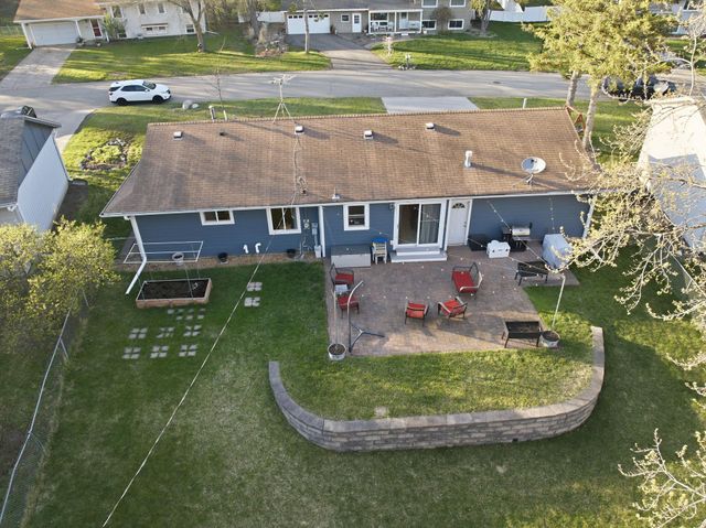 272 Pinewood Drive, Apple Valley, MN 55124
