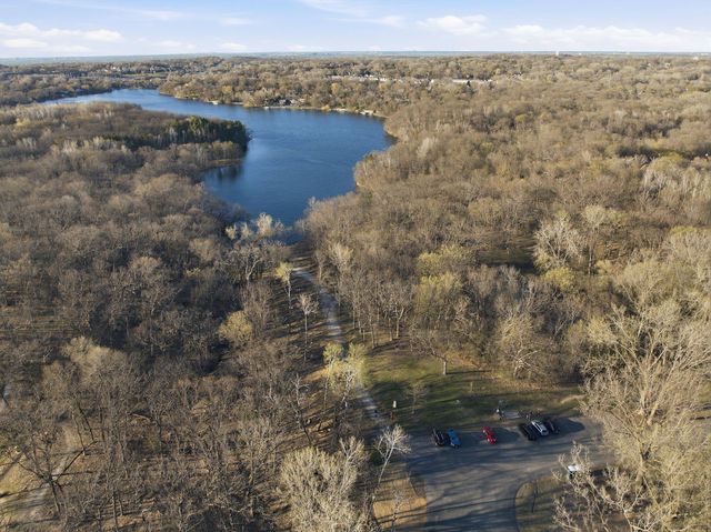 272 Pinewood Drive, Apple Valley, MN 55124