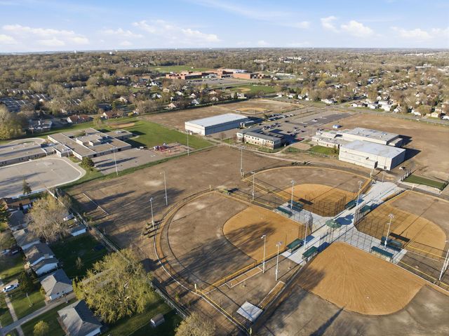 272 Pinewood Drive, Apple Valley, MN 55124