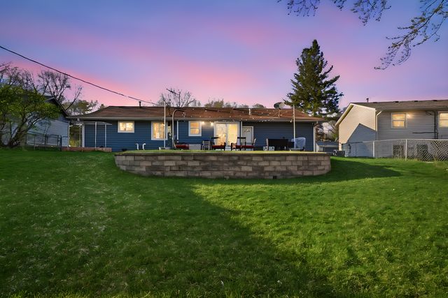 272 Pinewood Drive, Apple Valley, MN 55124