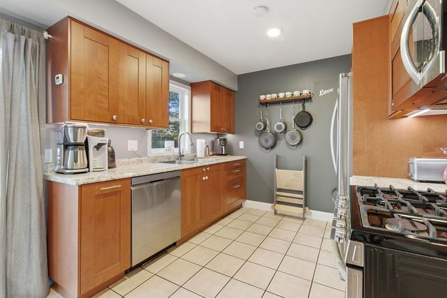 272 Pinewood Drive, Apple Valley, MN 55124