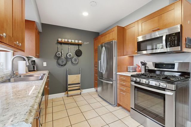 272 Pinewood Drive, Apple Valley, MN 55124