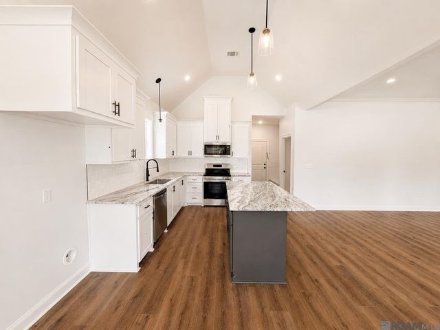 14468 Florida Blvd, Livingston, LA 70754
