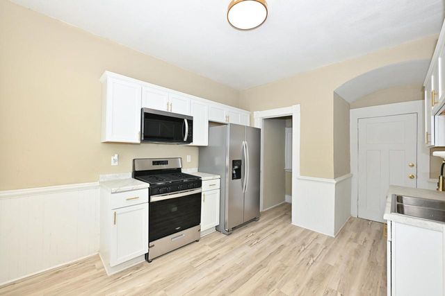 143 E Garfield AVENUE, Milwaukee, WI 53212