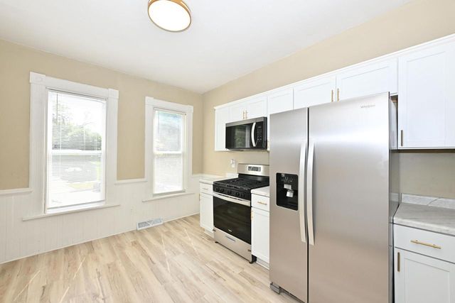 143 E Garfield AVENUE, Milwaukee, WI 53212