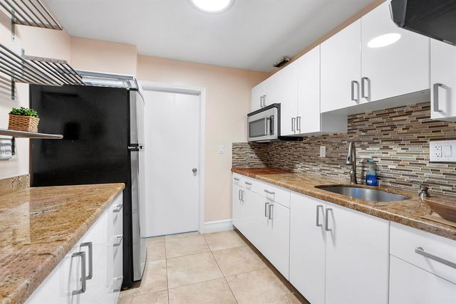 305 N POMPANO BEACH Boulevard 804, Pompano Beach, FL 33062