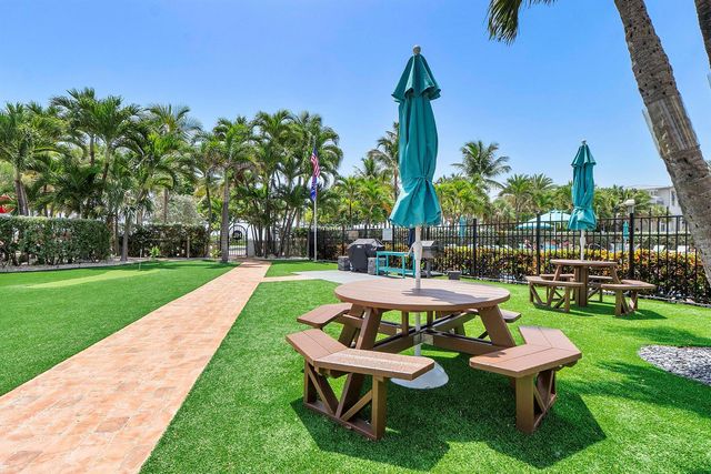 305 N POMPANO BEACH Boulevard 804, Pompano Beach, FL 33062