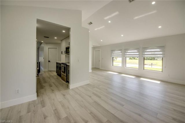 412 NE 17th PL, Cape Coral, FL 33909