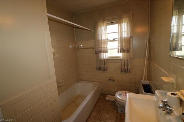 2389 Greensboro Street Extension, Lexington, NC 27295