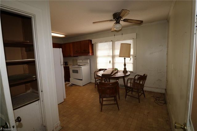 2389 Greensboro Street Extension, Lexington, NC 27295