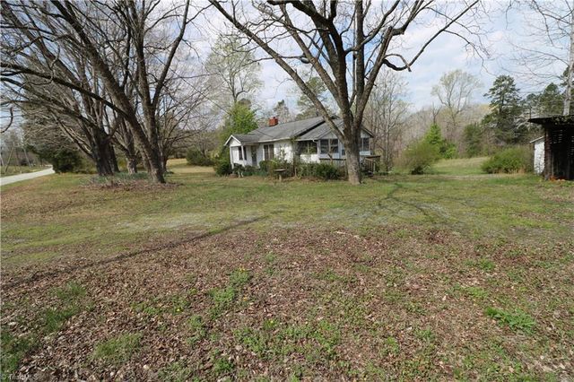 2389 Greensboro Street Extension, Lexington, NC 27295