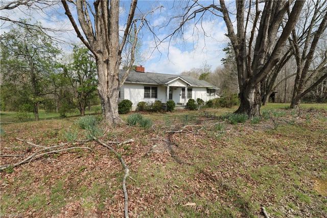 2389 Greensboro Street Extension, Lexington, NC 27295