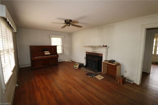 2389 Greensboro Street Extension, Lexington, NC 27295