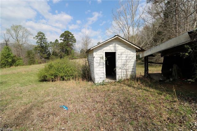 2389 Greensboro Street Extension, Lexington, NC 27295