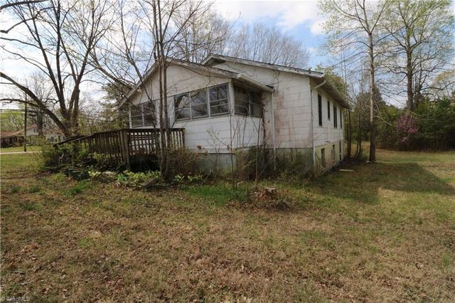 2389 Greensboro Street Extension, Lexington, NC 27295