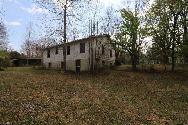 2389 Greensboro Street Extension, Lexington, NC 27295