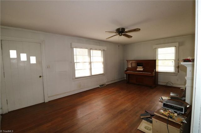 2389 Greensboro Street Extension, Lexington, NC 27295