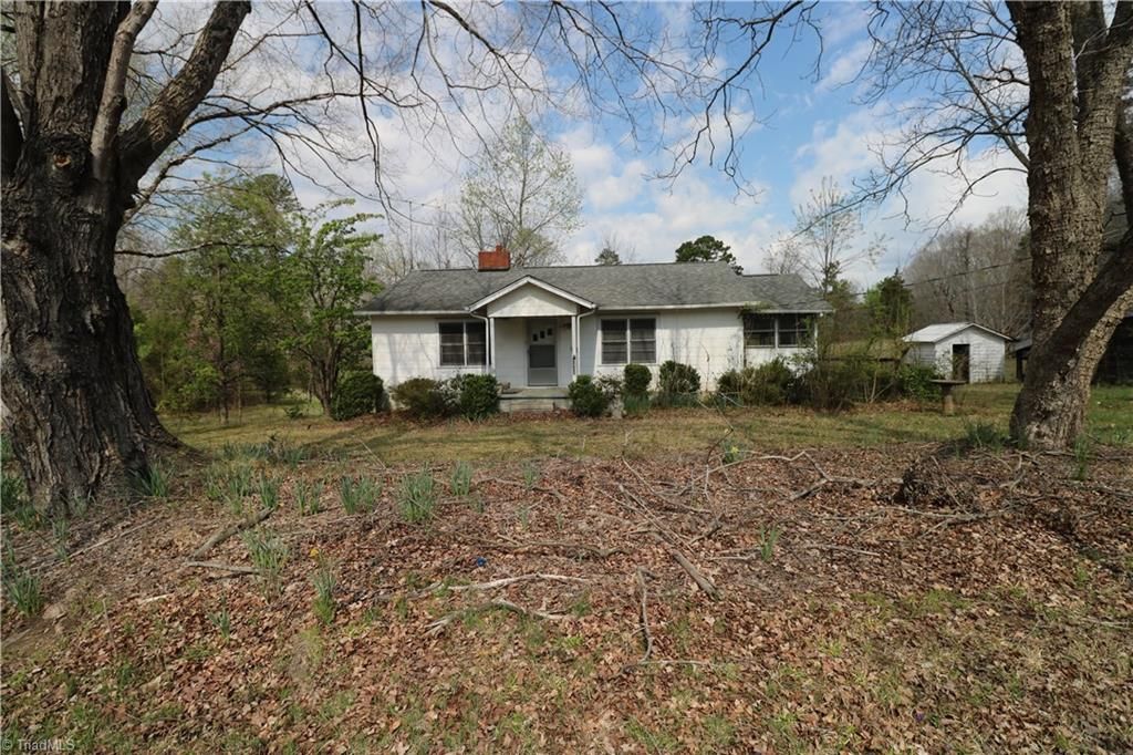 2389 Greensboro Street Extension, Lexington, NC 27295