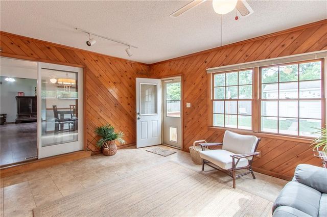 3817 Stetson Drive, Lawrence, KS 66049