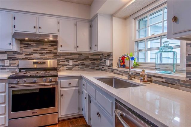 3817 Stetson Drive, Lawrence, KS 66049