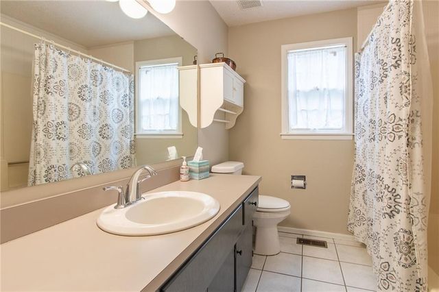 3817 Stetson Drive, Lawrence, KS 66049