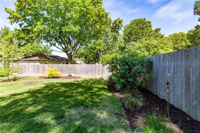 3817 Stetson Drive, Lawrence, KS 66049