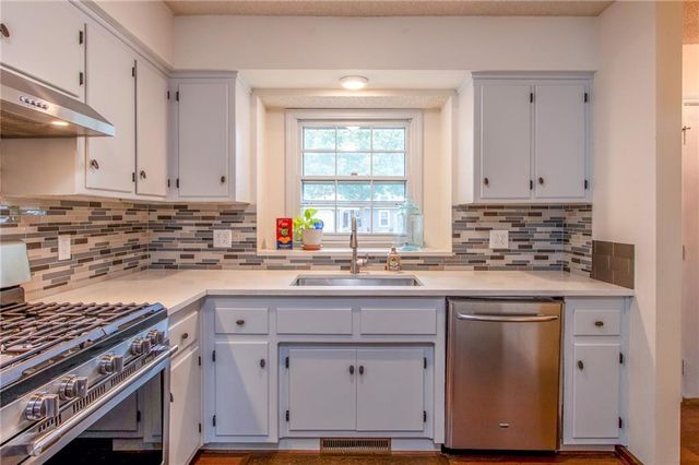 3817 Stetson Drive, Lawrence, KS 66049