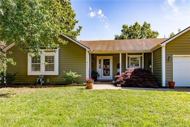 3817 Stetson Drive, Lawrence, KS 66049