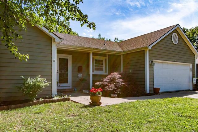 3817 Stetson Drive, Lawrence, KS 66049