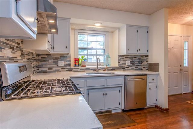 3817 Stetson Drive, Lawrence, KS 66049