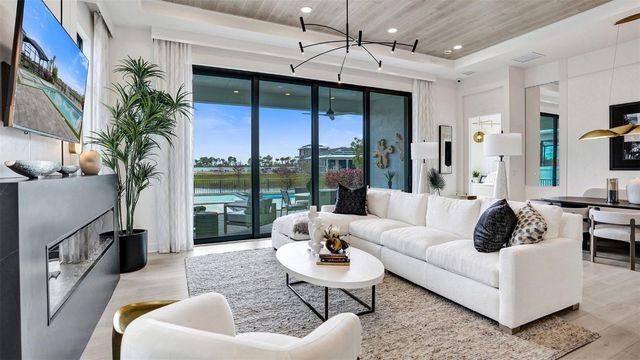 10208 Voltaire Place, Palm Beach Gardens, FL 33412