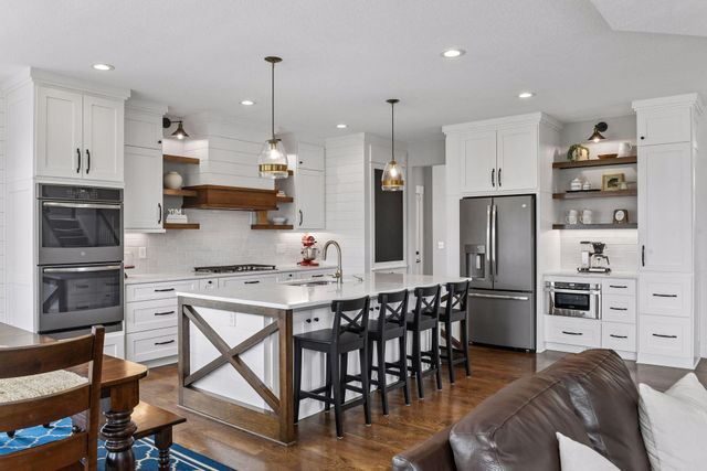 6085 Urbandale Lane N, Plymouth, MN 55446