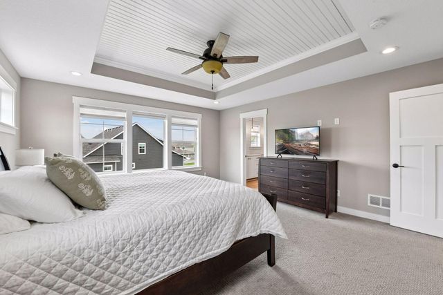 6085 Urbandale Lane N, Plymouth, MN 55446