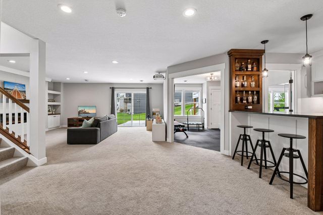 6085 Urbandale Lane N, Plymouth, MN 55446