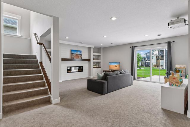 6085 Urbandale Lane N, Plymouth, MN 55446