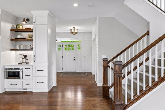 6085 Urbandale Lane N, Plymouth, MN 55446