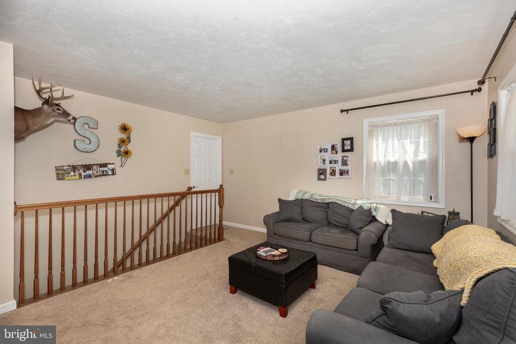 3229 GRANDVIEW RD, Hanover, PA 17331