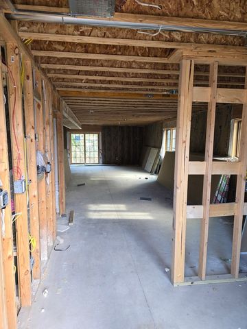 2643 N IL Route 178 Highway 10-4, Utica, IL 61373