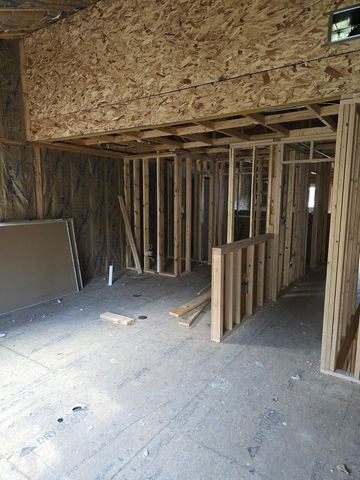 2643 N IL Route 178 Highway 10-4, Utica, IL 61373